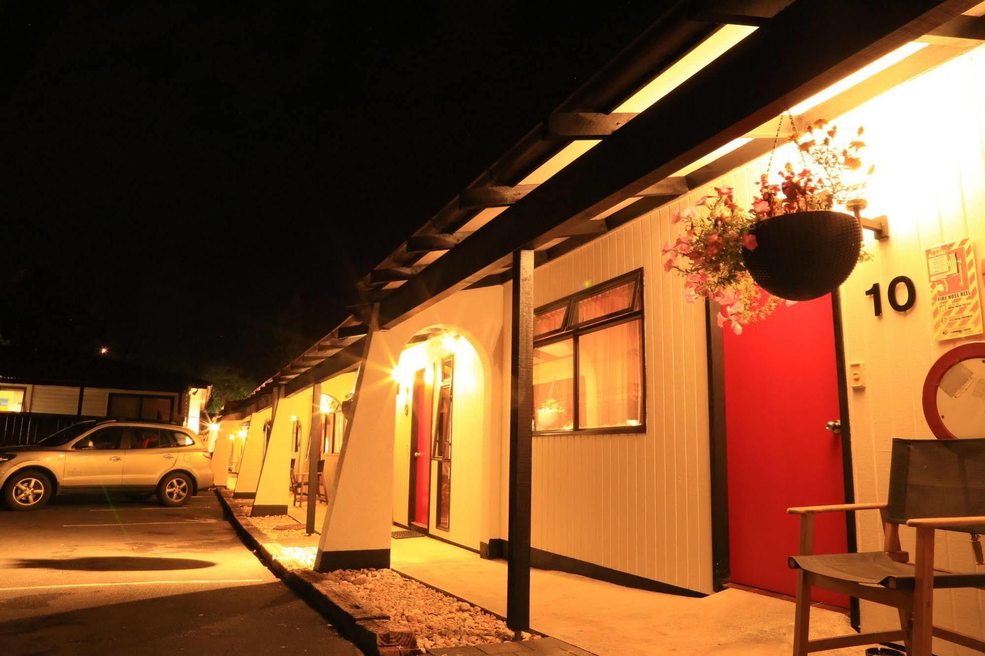 Papakura Motor Lodge & Motel Ngoại thất bức ảnh